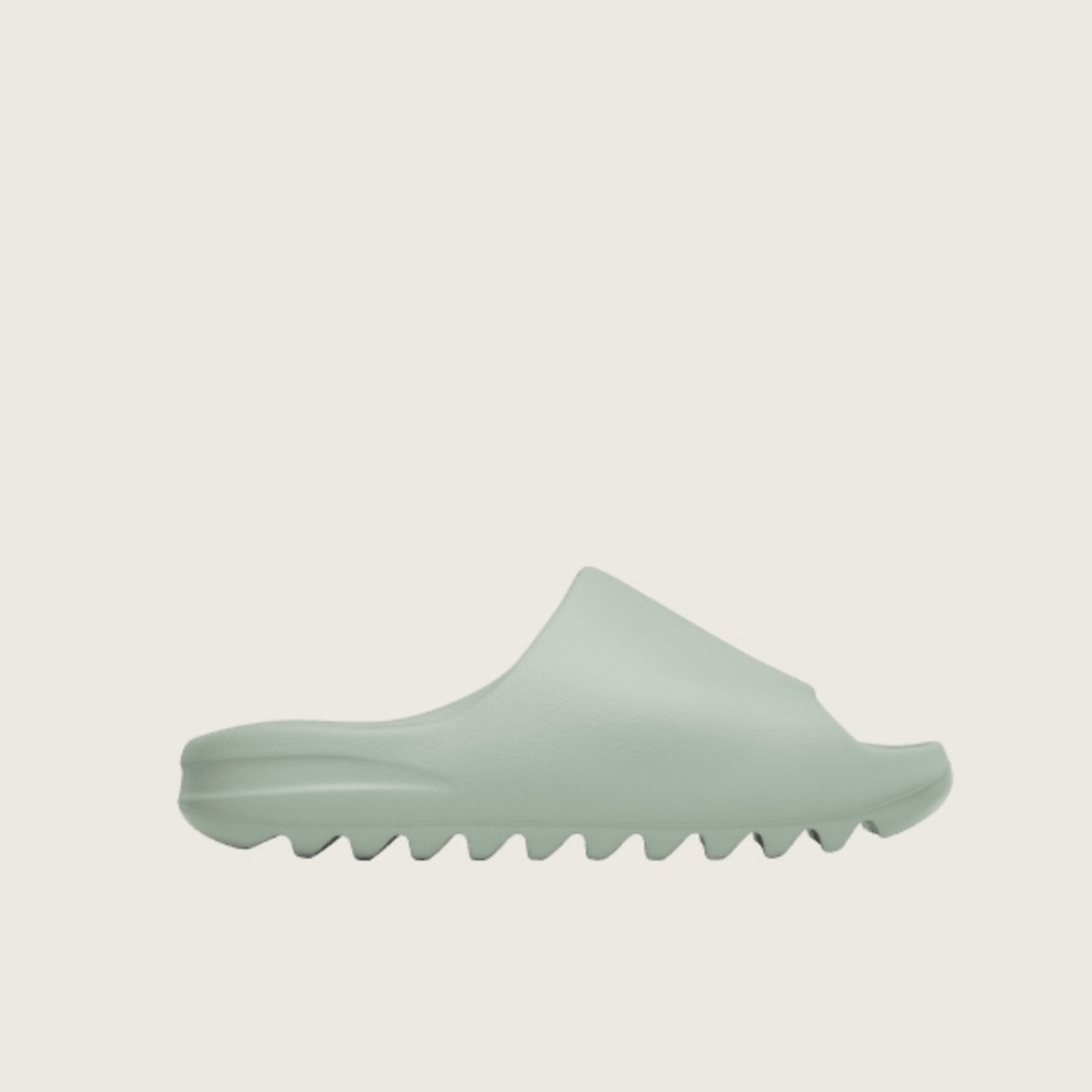 *NEW YEEZY Slide Size 10*